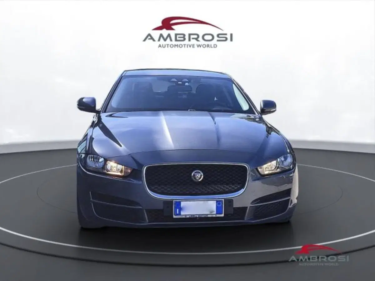 Jaguar XE usata a Perugia (7)