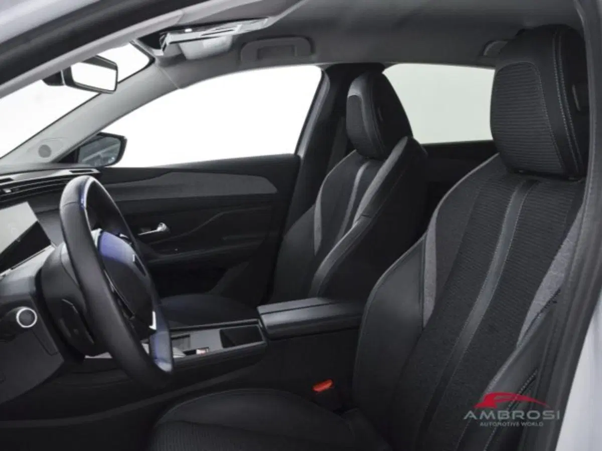 Peugeot 308 Tre Volumi usata a Perugia (9)