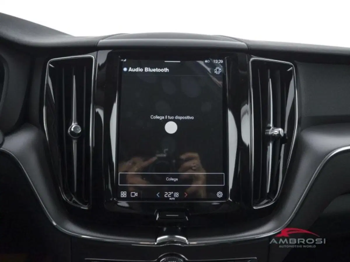 Volvo XC60 nuova a Perugia (14)