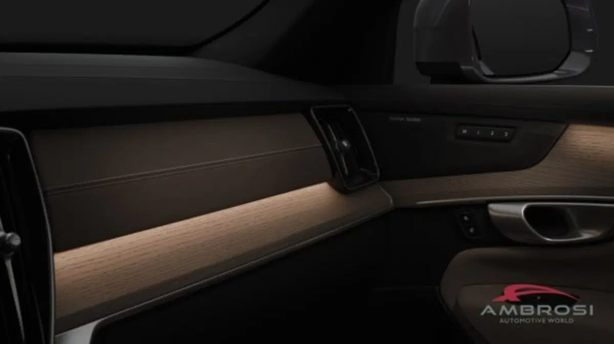 Volvo XC90 nuova a Perugia (15)
