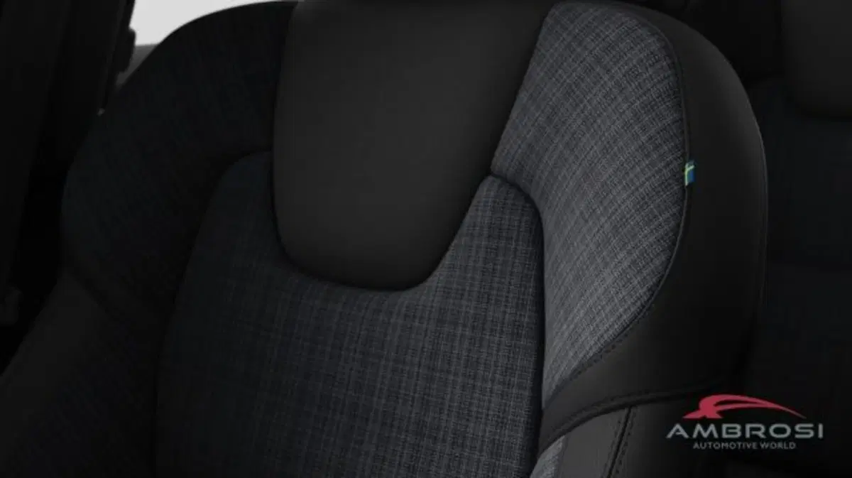 Volvo XC60 nuova a Perugia (11)