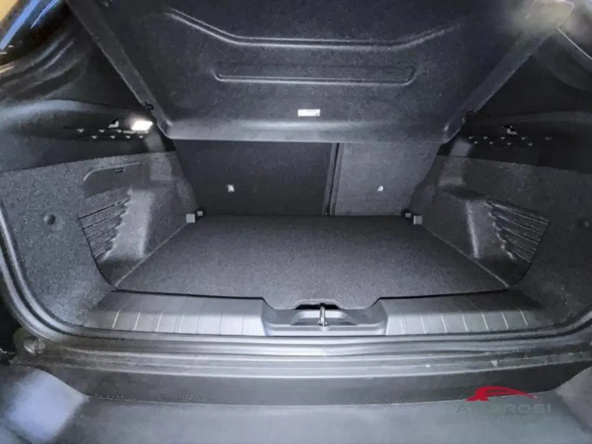 Jeep Avenger nuova a Perugia (9)