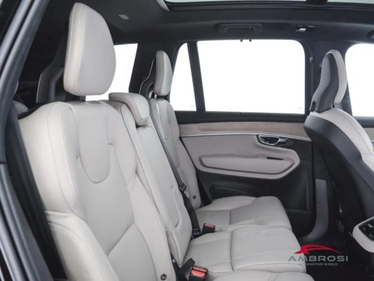 Volvo XC90 nuova a Perugia (13)