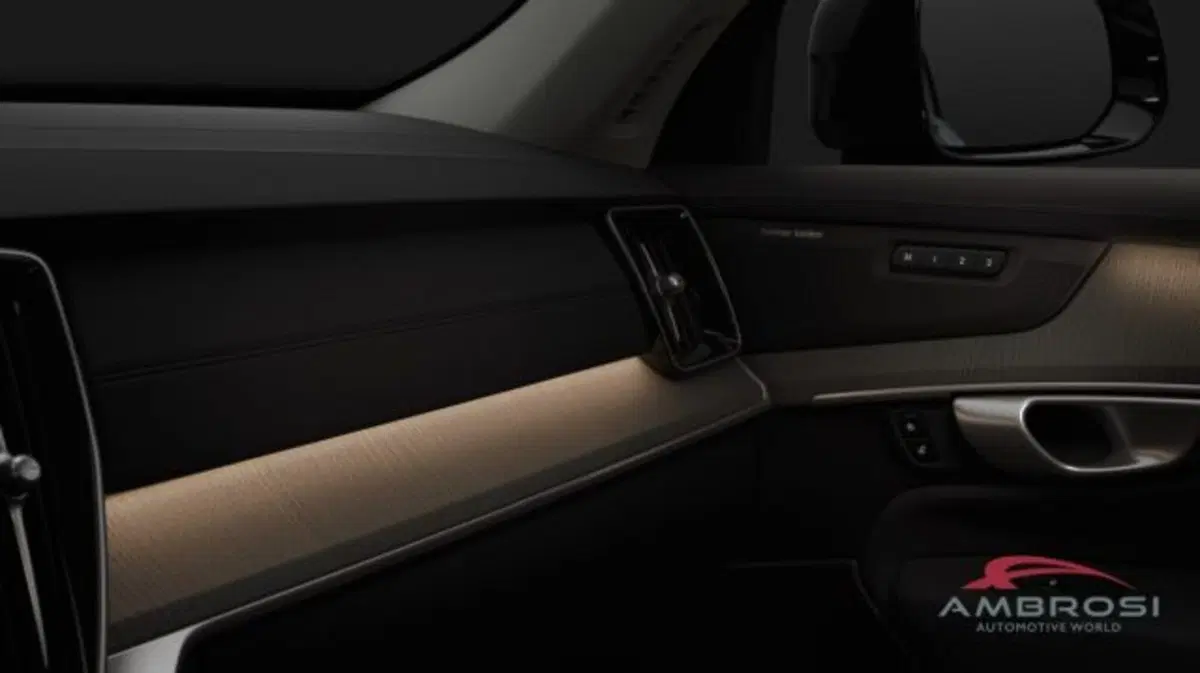 Volvo XC90 nuova a Perugia (15)