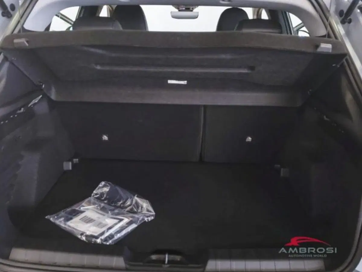 Jeep Avenger nuova a Perugia (9)