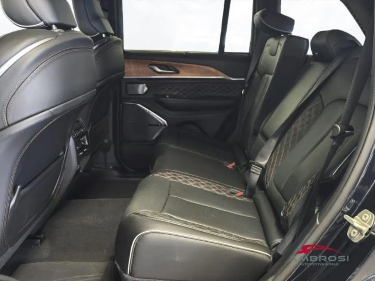 Jeep Grand Cherokee nuova a Perugia (10)