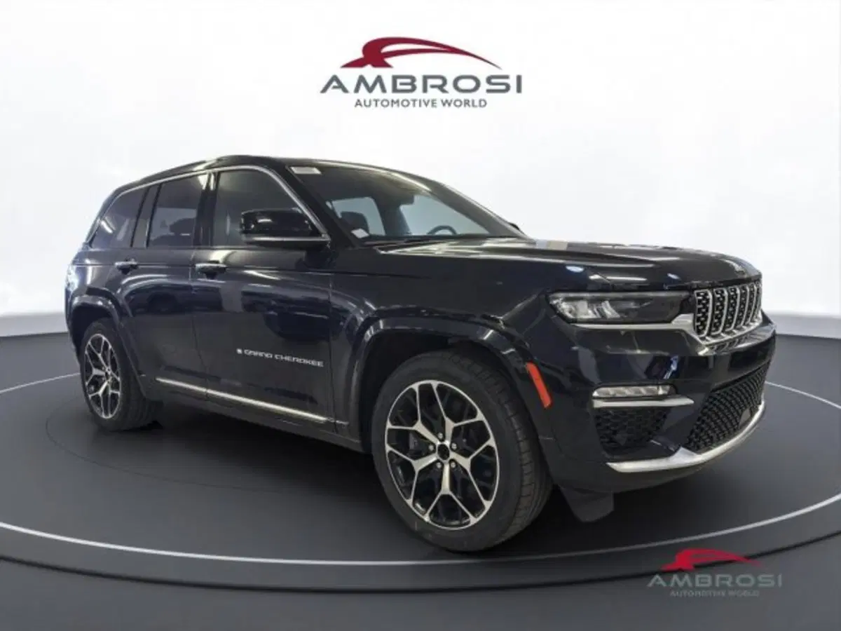 Jeep Grand Cherokee nuova a Perugia (2)