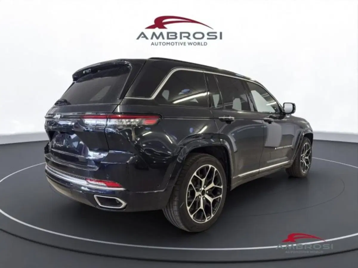 Jeep Grand Cherokee nuova a Perugia (3)