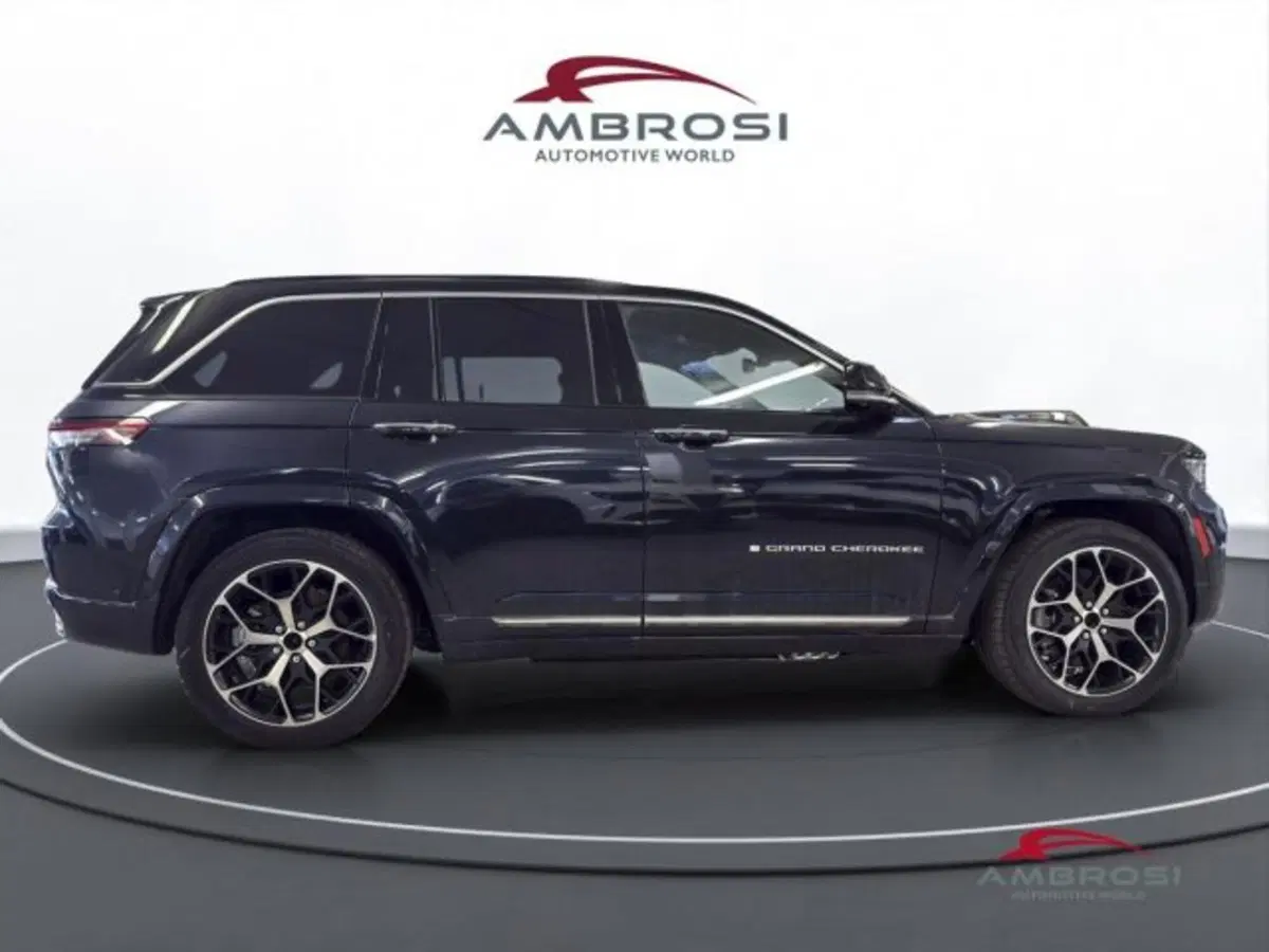 Jeep Grand Cherokee nuova a Perugia (5)