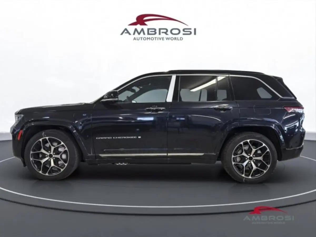 Jeep Grand Cherokee nuova a Perugia (6)