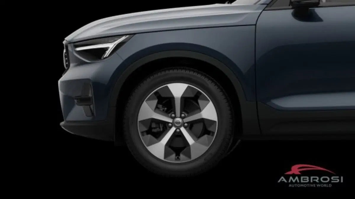 Volvo XC40 nuova a Perugia (9)