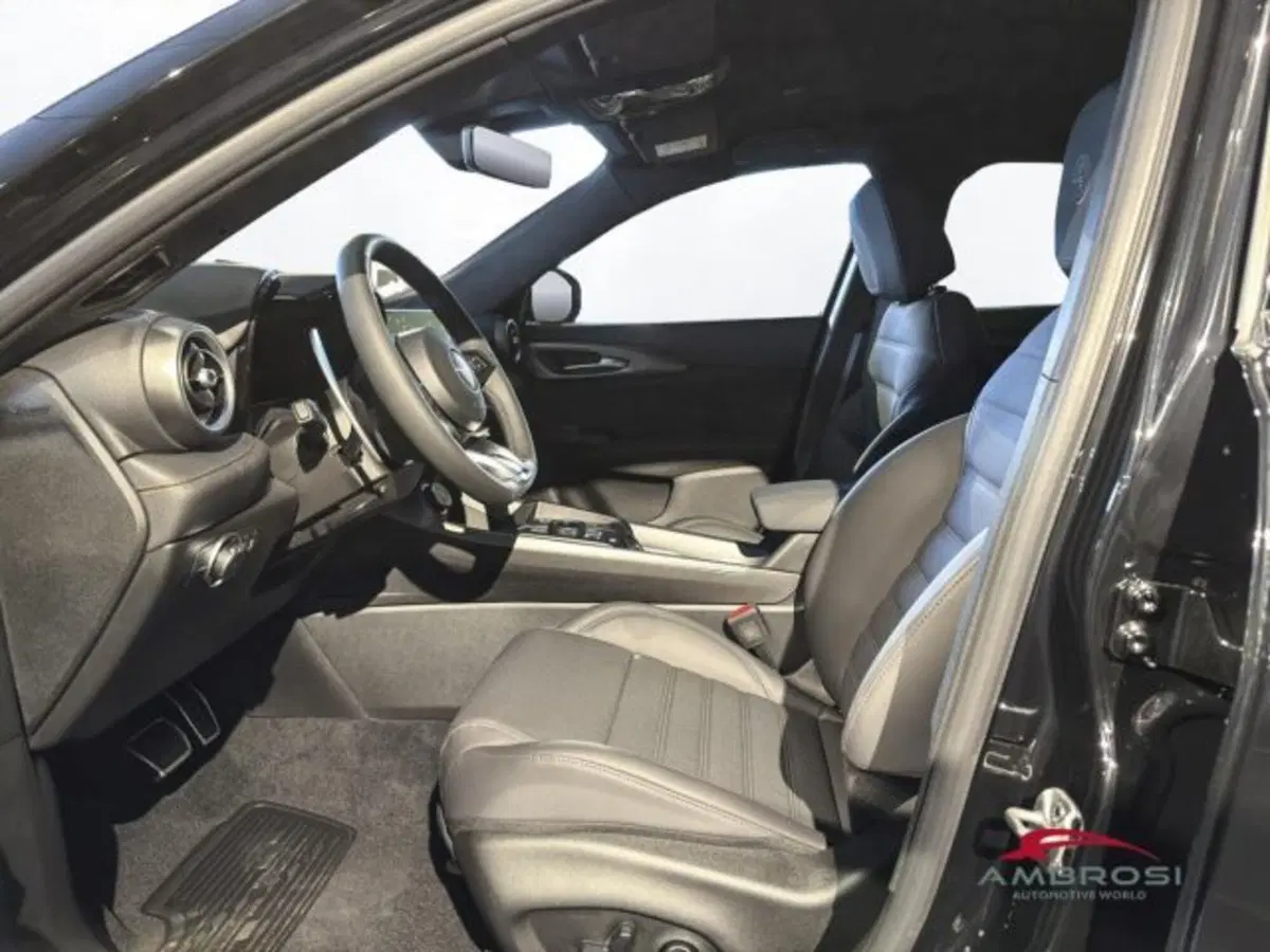 Alfa Romeo Tonale nuova a Perugia (9)