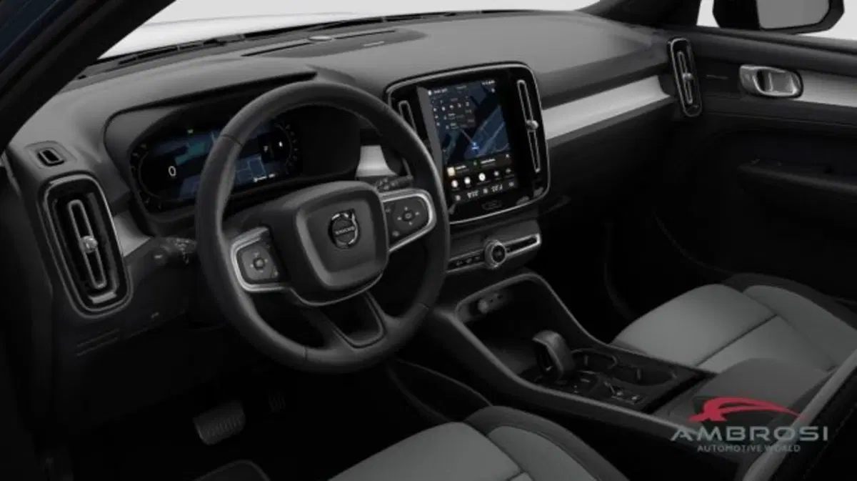 Volvo XC40 nuova a Perugia (10)
