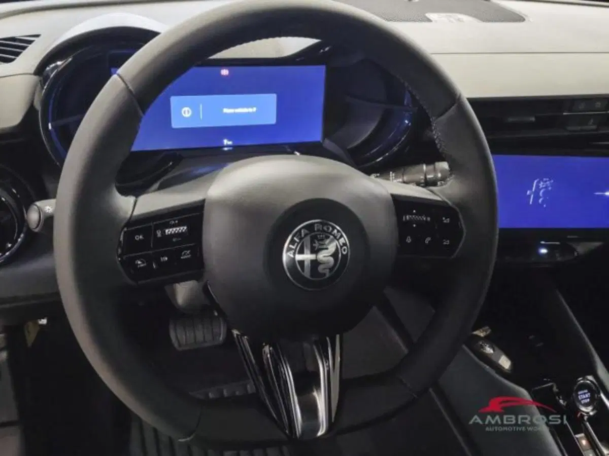 Alfa Romeo Junior nuova a Perugia (14)