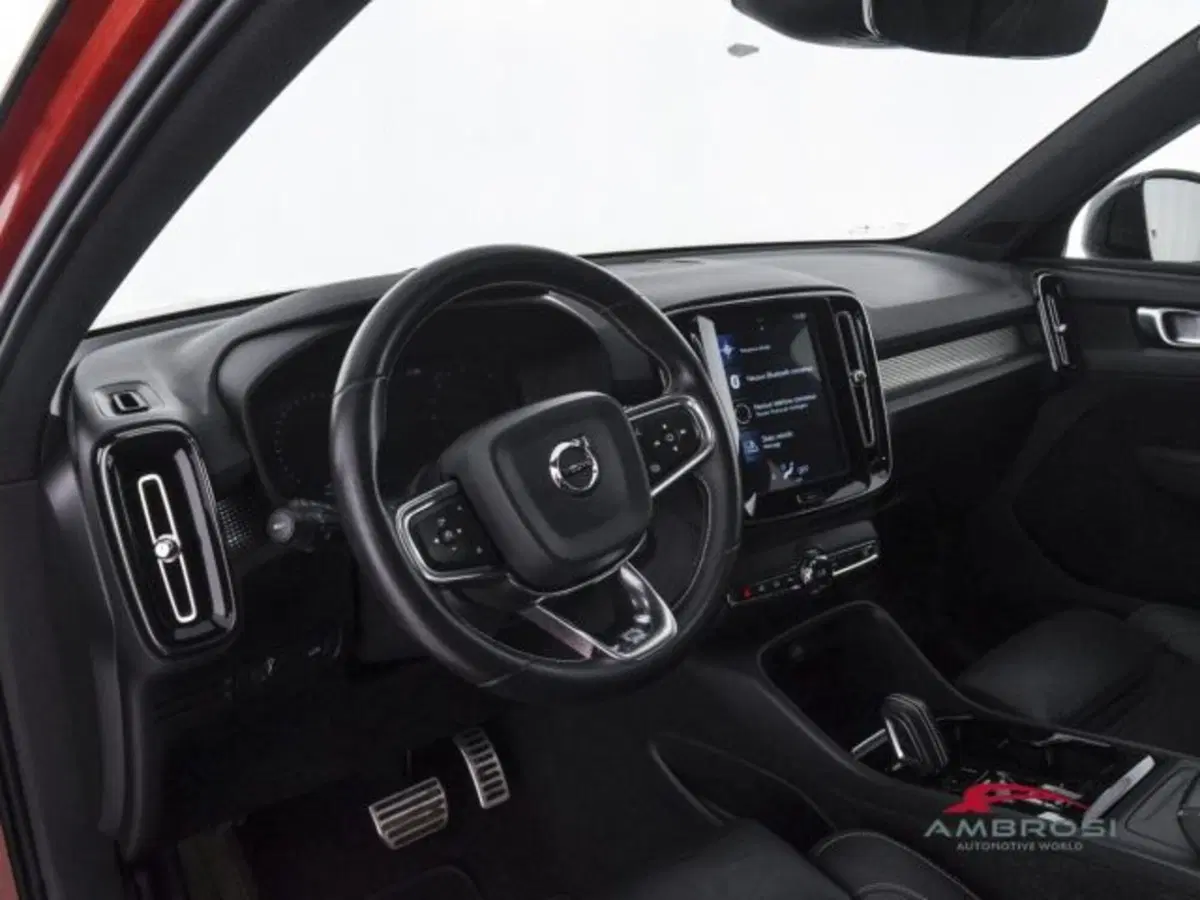 Volvo XC40 usata a Perugia (8)