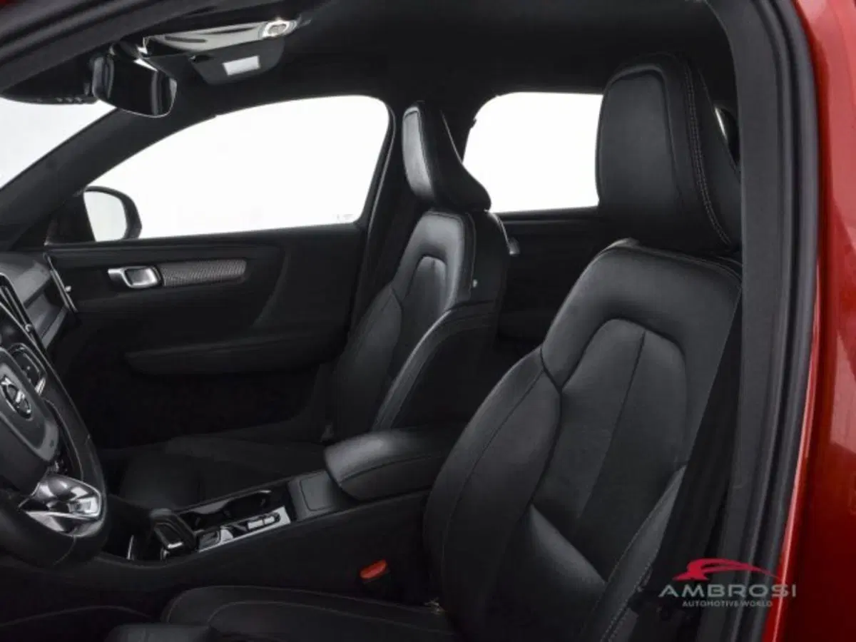 Volvo XC40 usata a Perugia (9)