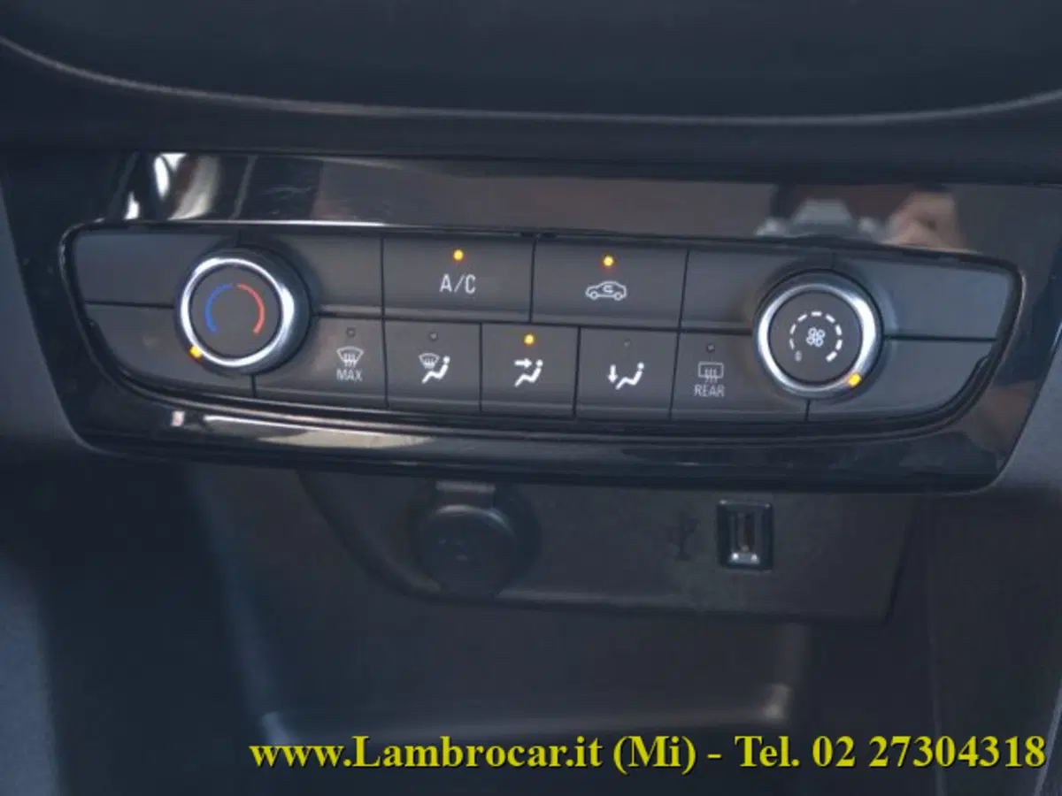 Opel Corsa usata a Milano (9)