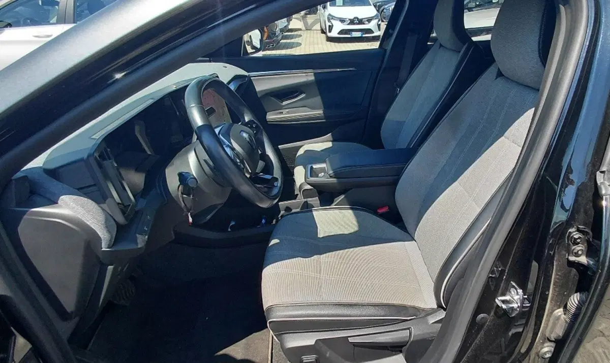 Renault Megane E-Tech Electric usata a Cosenza (13)