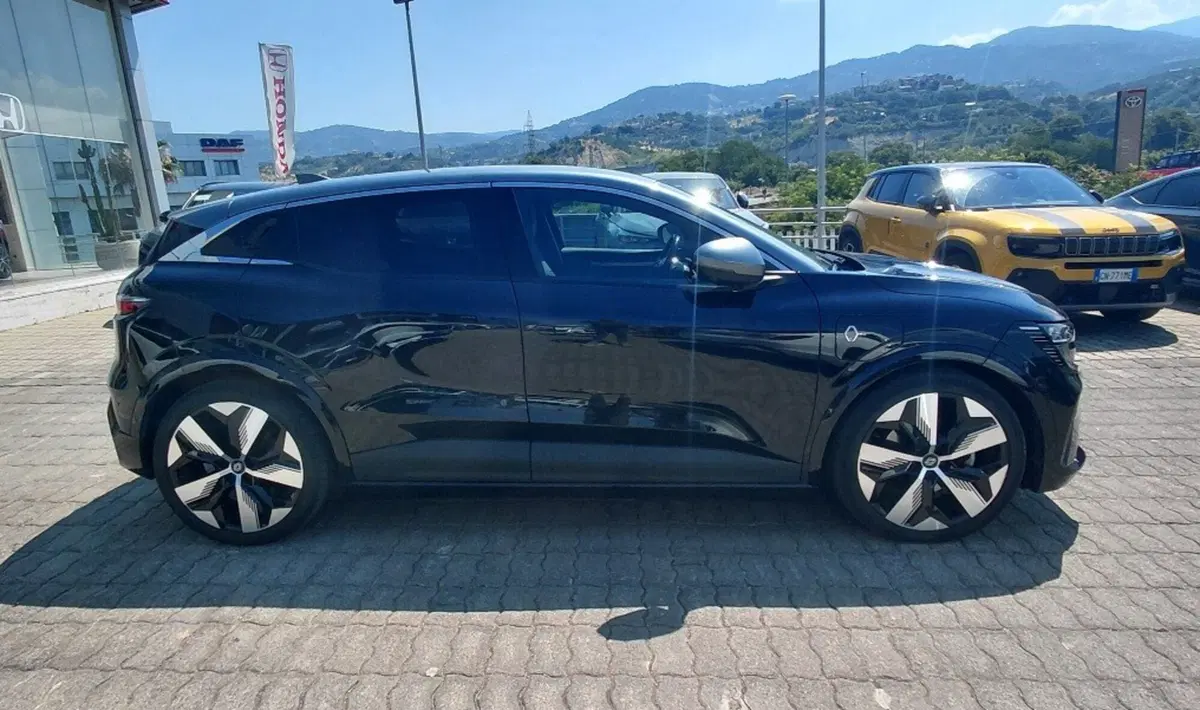 Renault Megane E-Tech Electric usata a Cosenza (4)