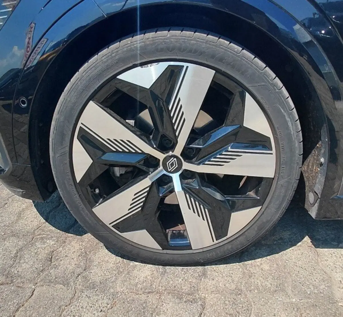 Renault Megane E-Tech Electric usata a Cosenza (9)