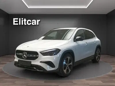 Mercedes-Benz GLA SUV 180 Progressive Advanced Plus auto del 2025 usata a Magenta