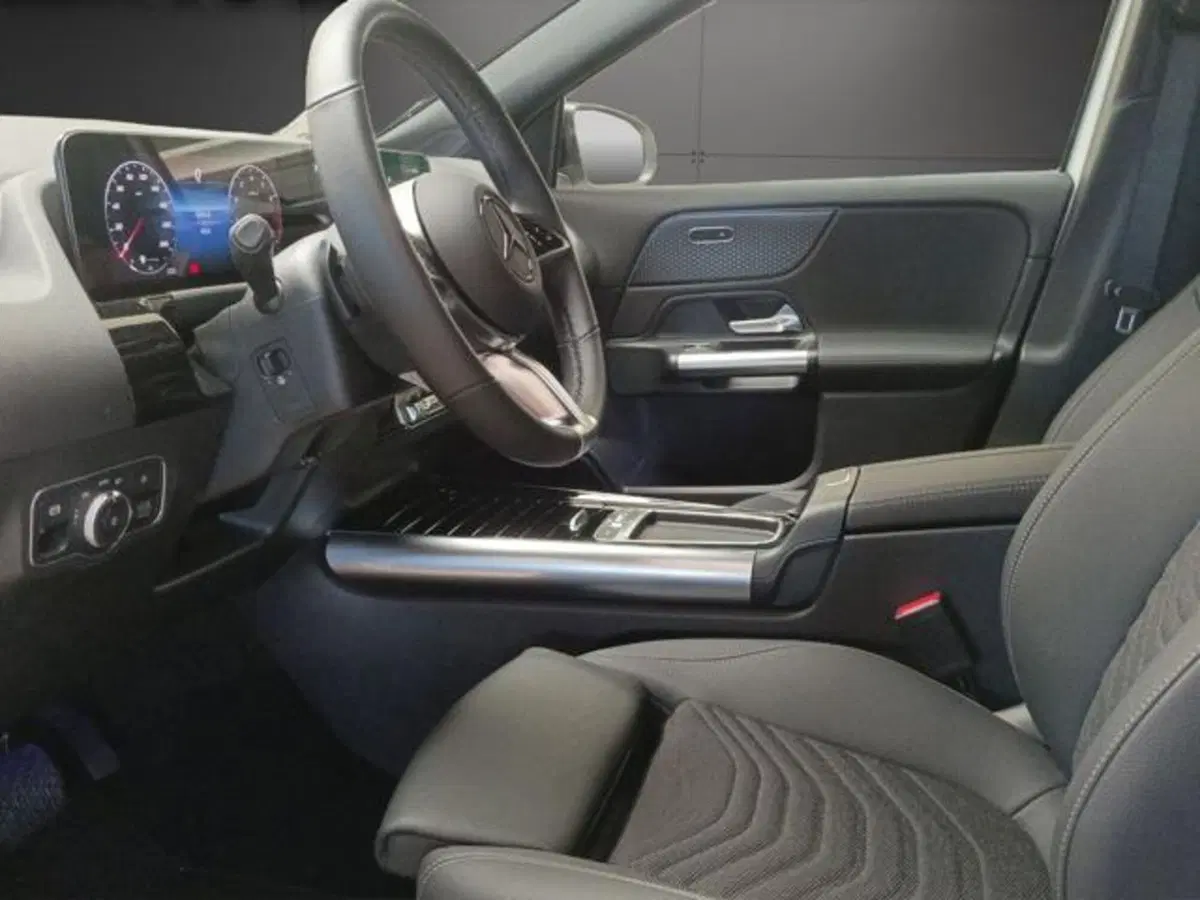 Mercedes-Benz GLA SUV usata a Milano (11)