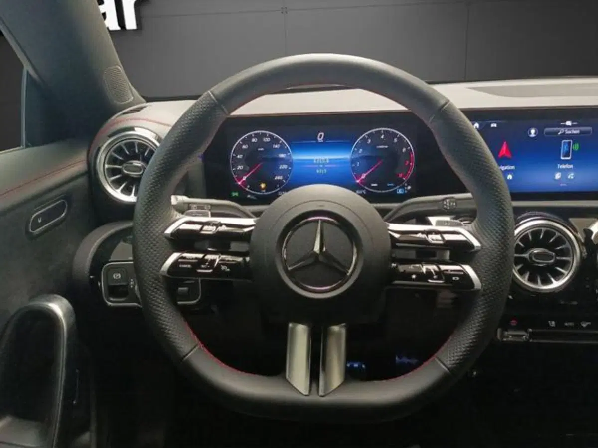 Mercedes-Benz CLA Shooting Brake usata a Milano (10)