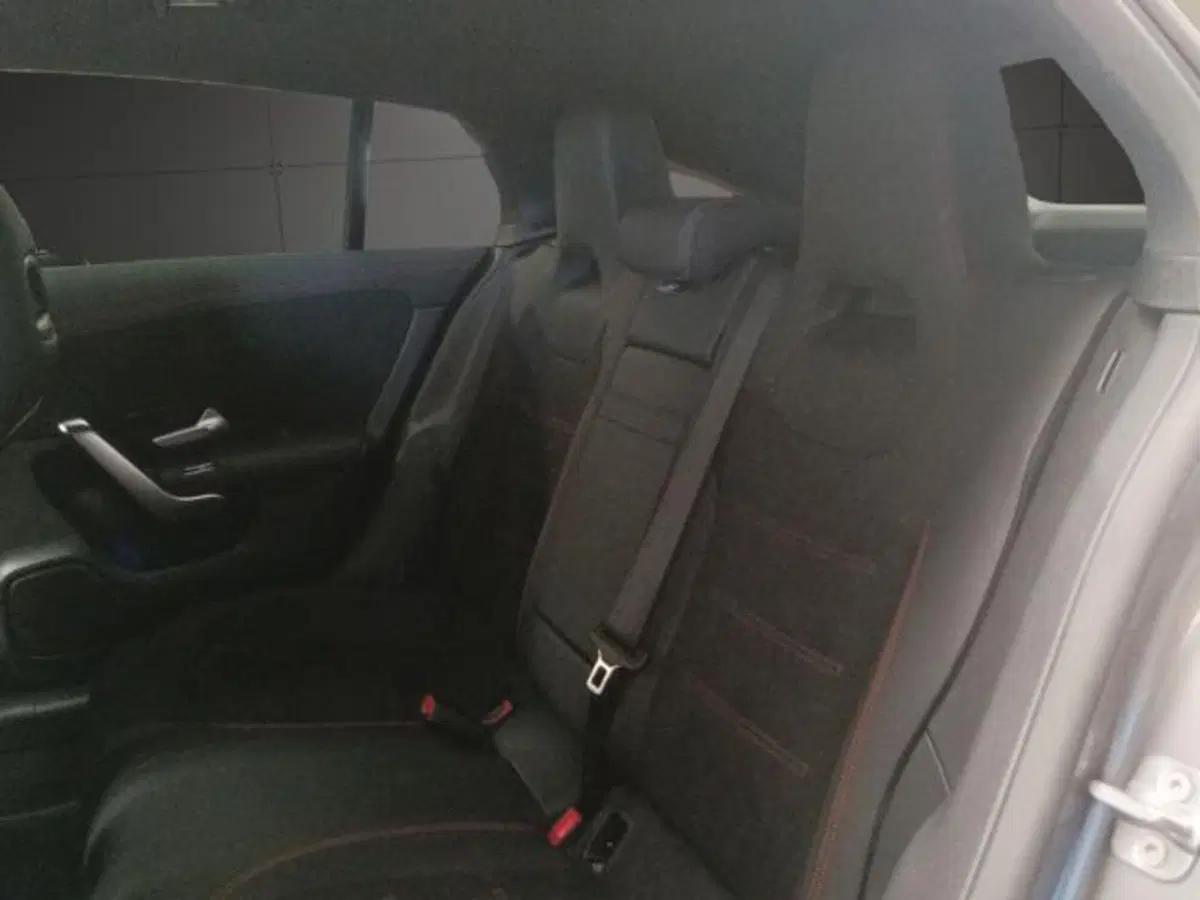 Mercedes-Benz CLA Shooting Brake usata a Milano (11)