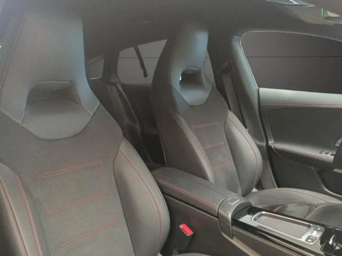 Mercedes-Benz CLA Shooting Brake usata a Milano (12)