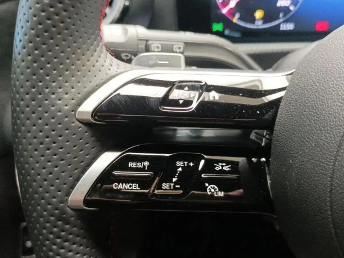Mercedes-Benz CLA Shooting Brake usata a Milano (14)