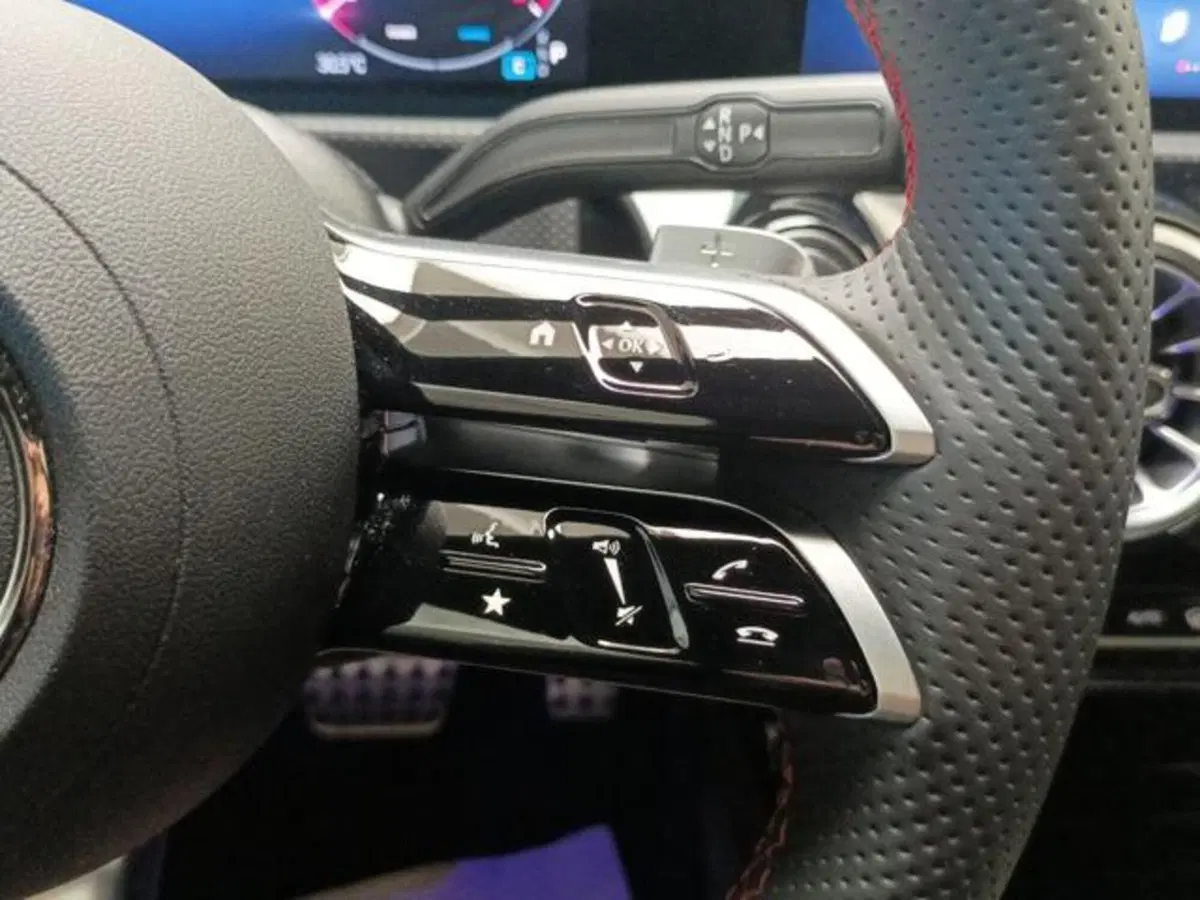 Mercedes-Benz CLA Shooting Brake usata a Milano (15)