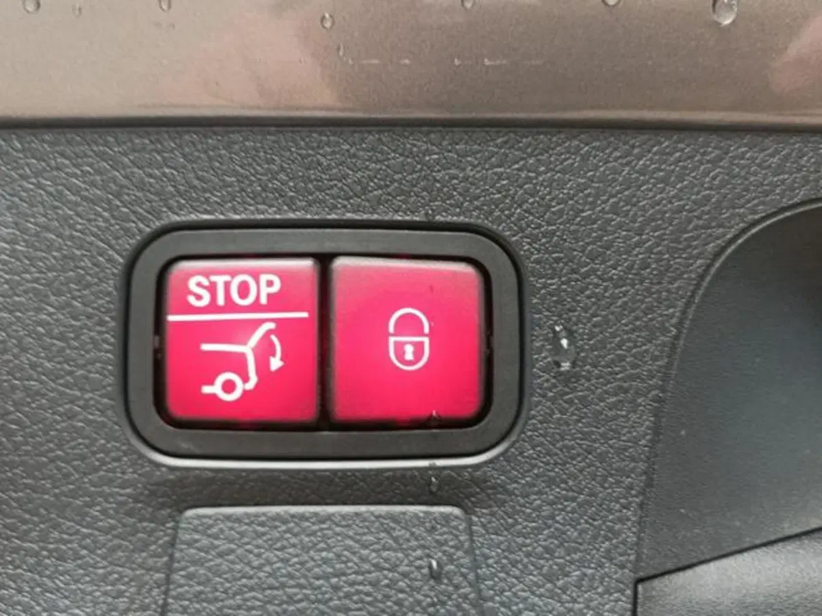 Mercedes-Benz CLA Shooting Brake usata a Milano (17)