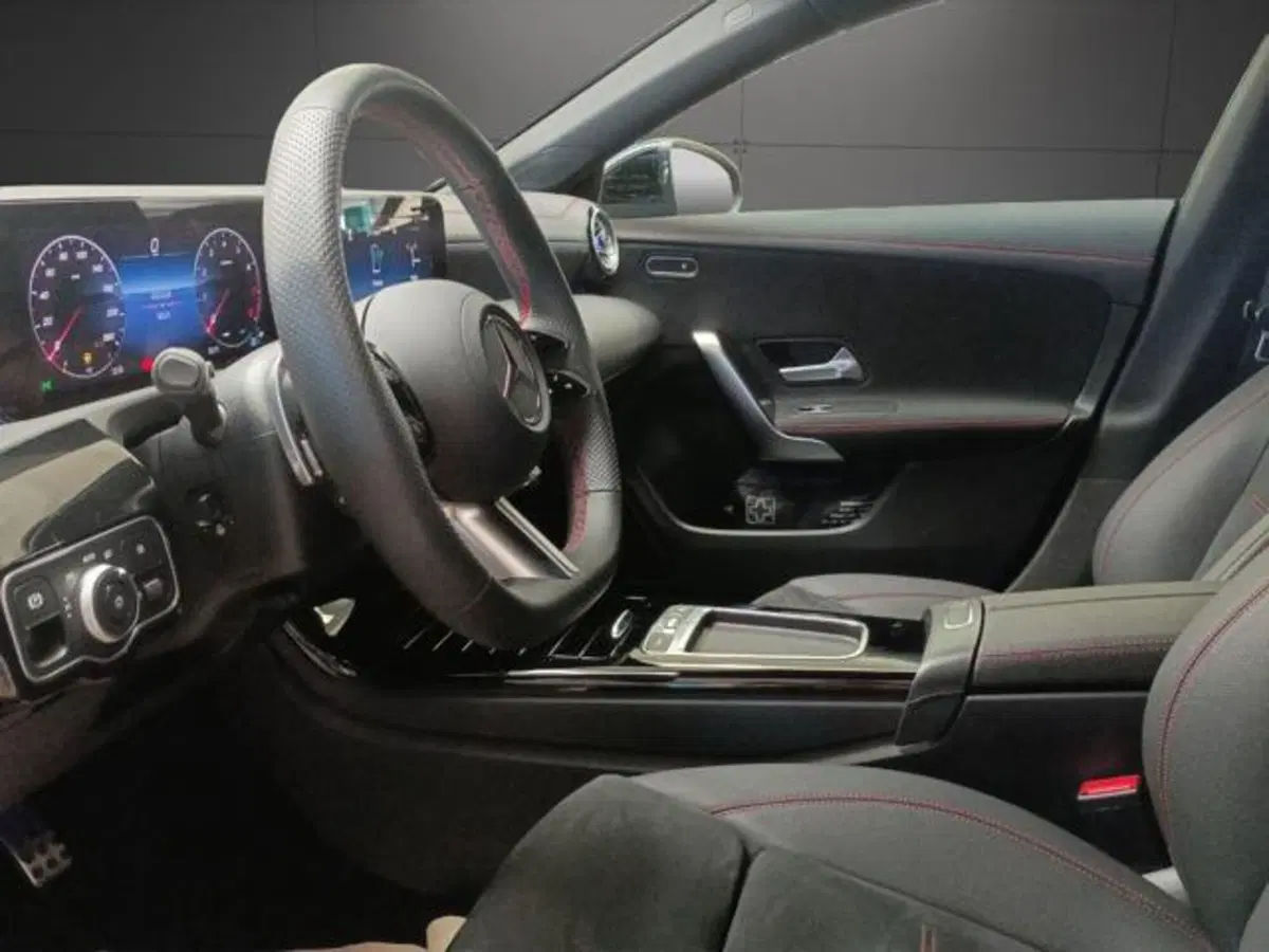 Mercedes-Benz CLA Shooting Brake usata a Milano (8)