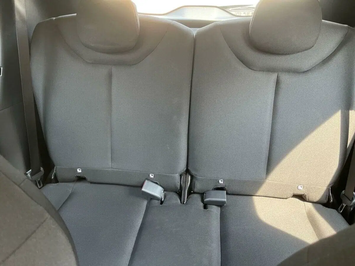Toyota Aygo X usata a Lecco (11)