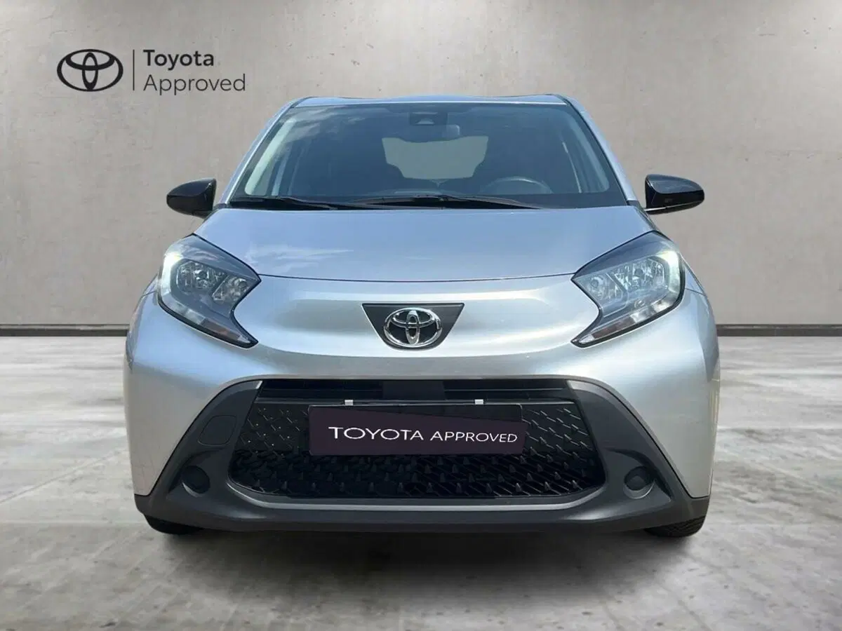 Toyota Aygo X usata a Lecco (13)