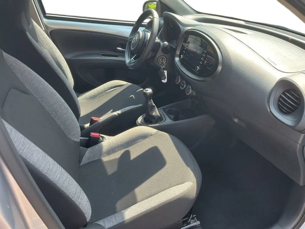 Toyota Aygo X usata a Lecco (16)