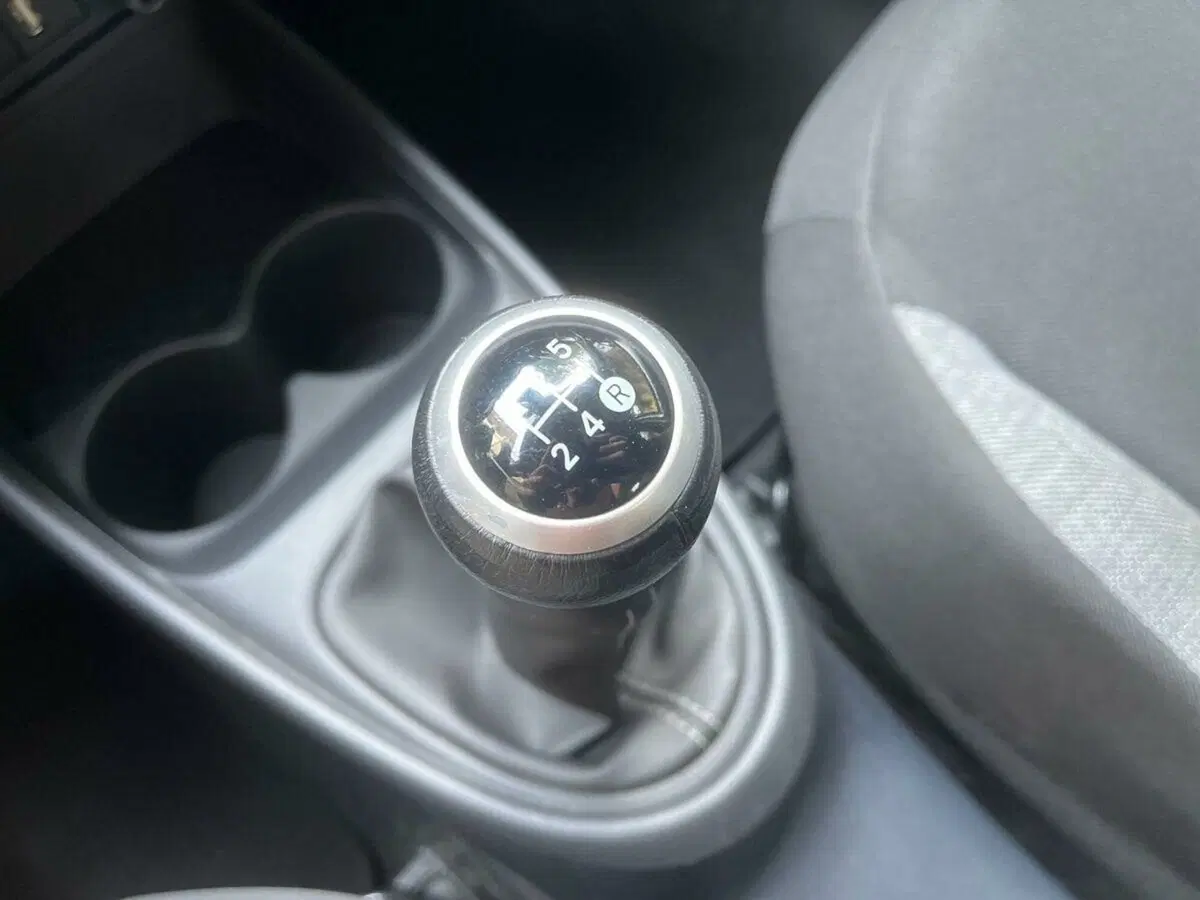 Toyota Aygo X usata a Lecco (18)