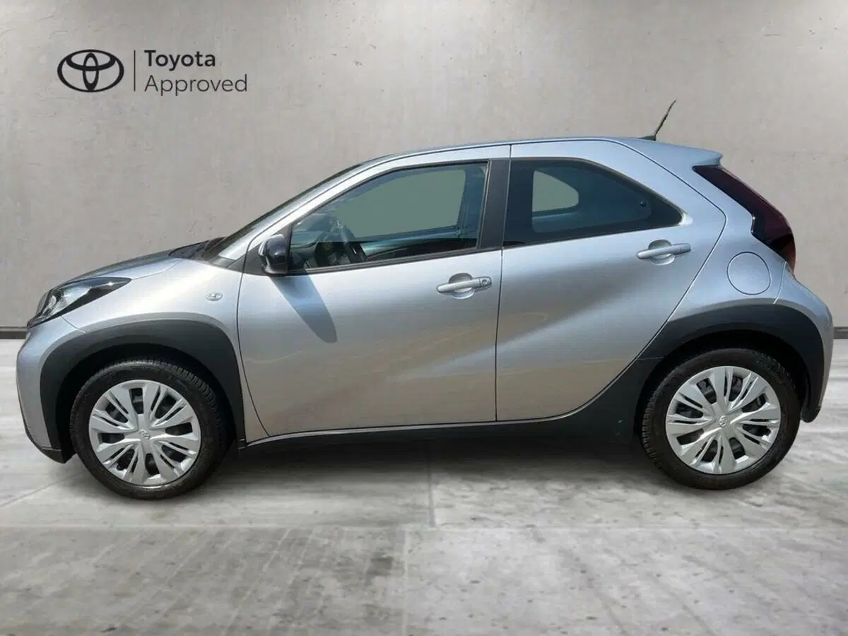Toyota Aygo X usata a Lecco (3)