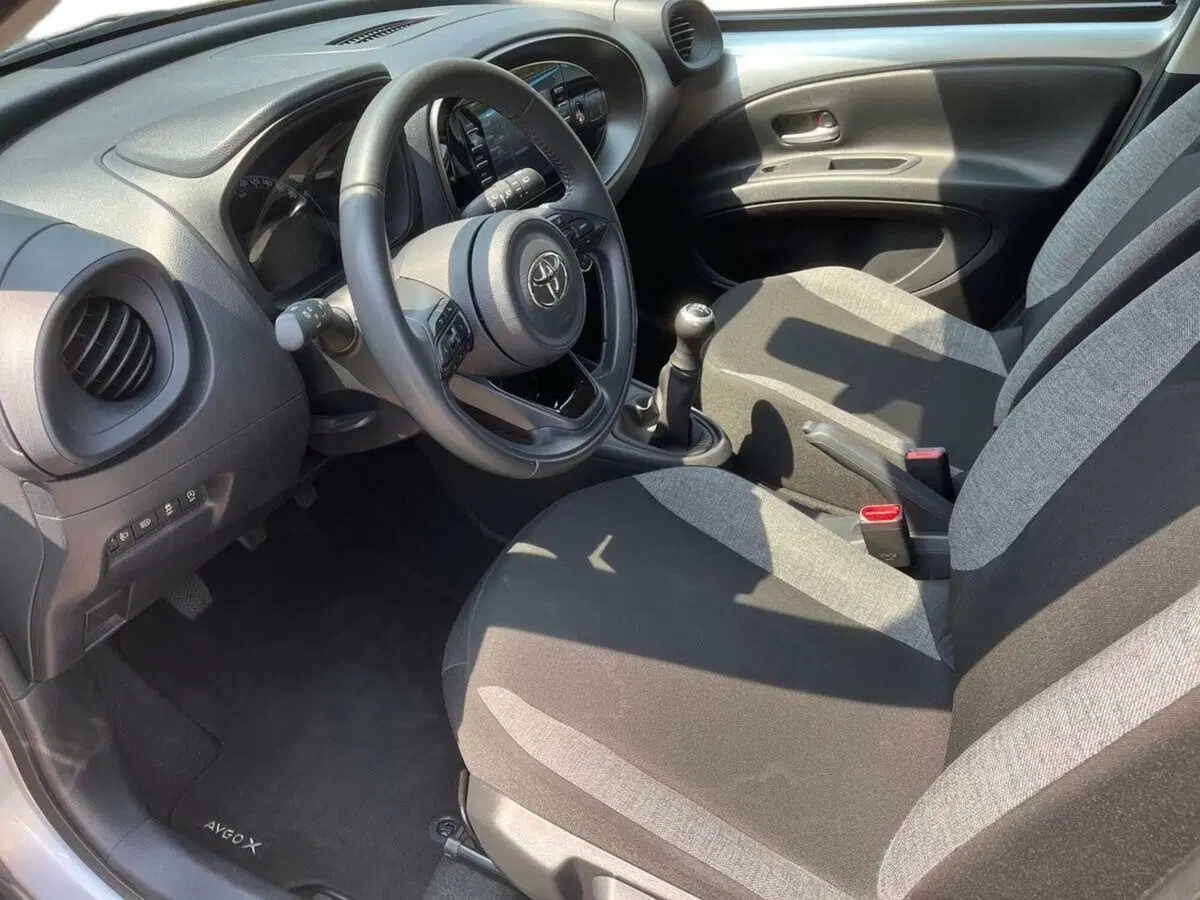 Toyota Aygo X usata a Lecco (7)