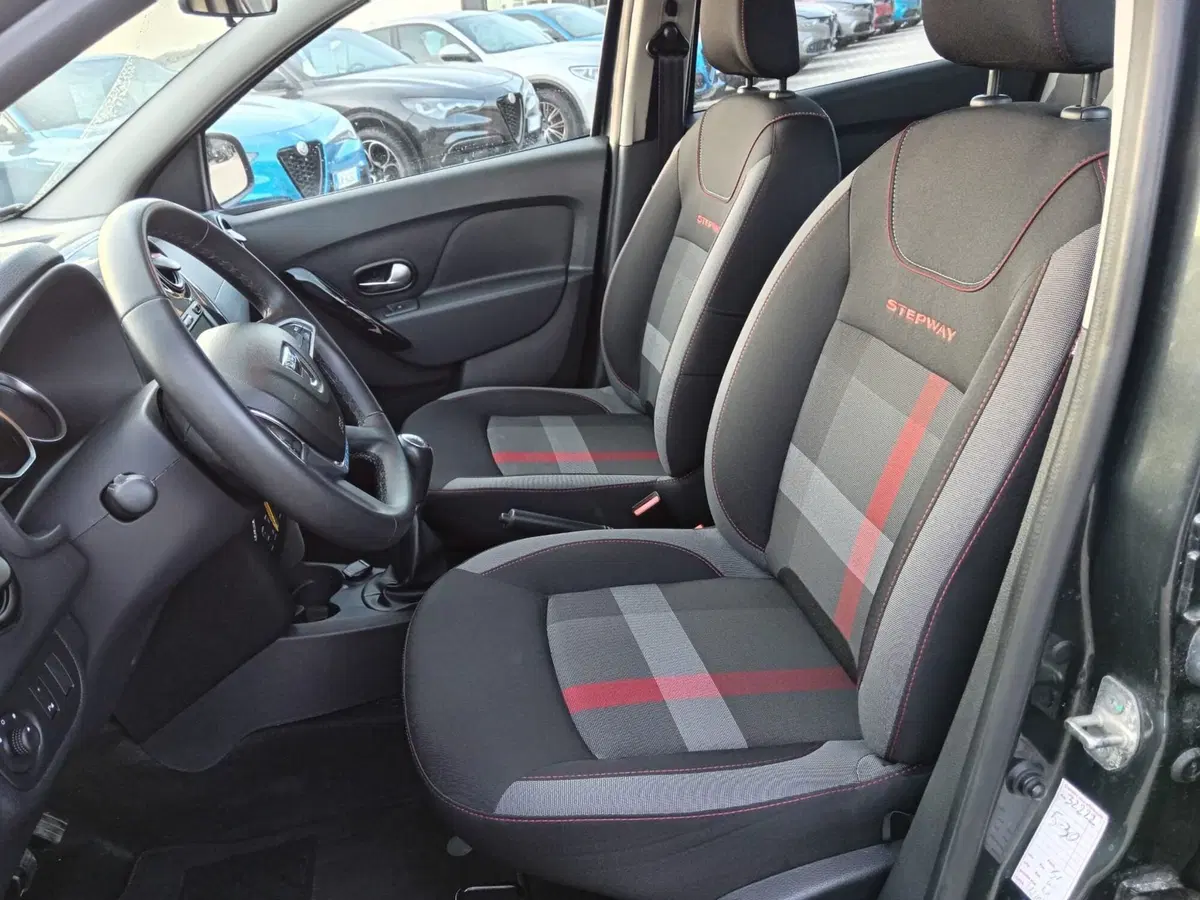 Dacia Sandero usata a Alessandria (11)