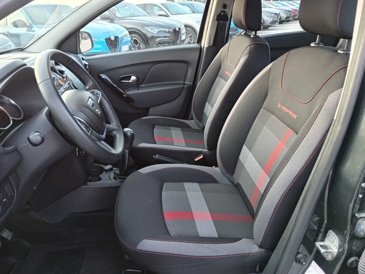 Dacia Sandero usata a Alessandria (9)