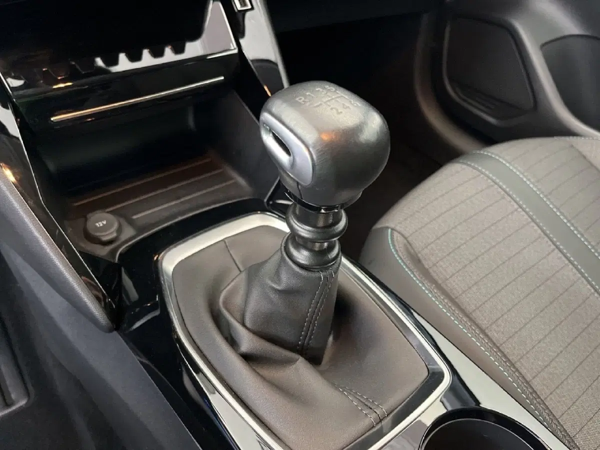 Peugeot 208 usata a Torino (13)