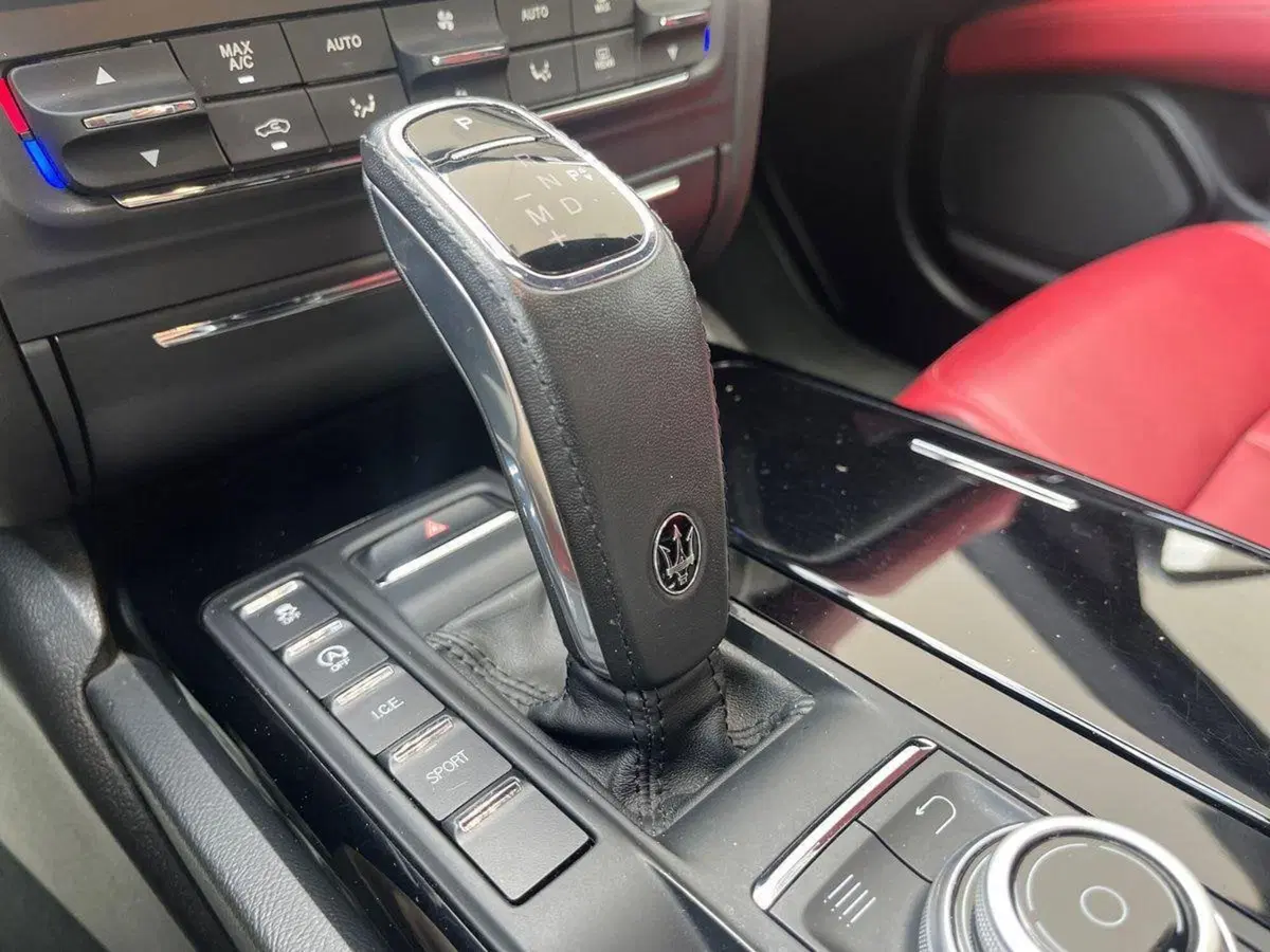 Maserati Ghibli usata a Catania (16)