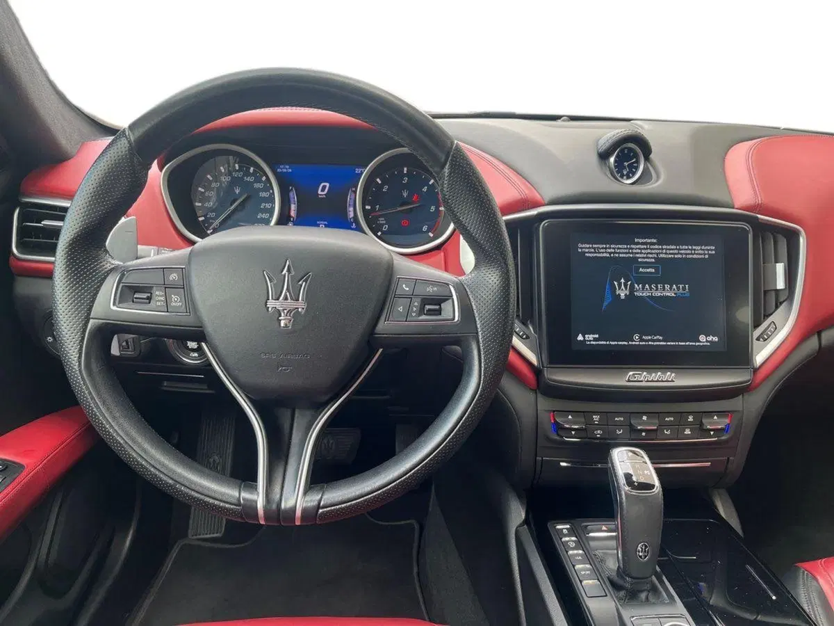 Maserati Ghibli usata a Catania (7)