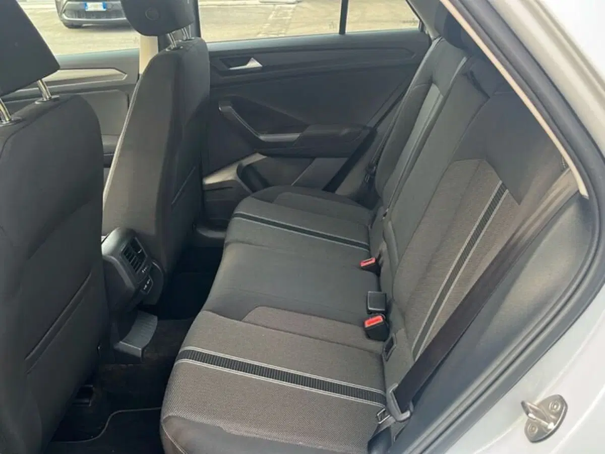 Volkswagen T-Roc usata a Vicenza (16)