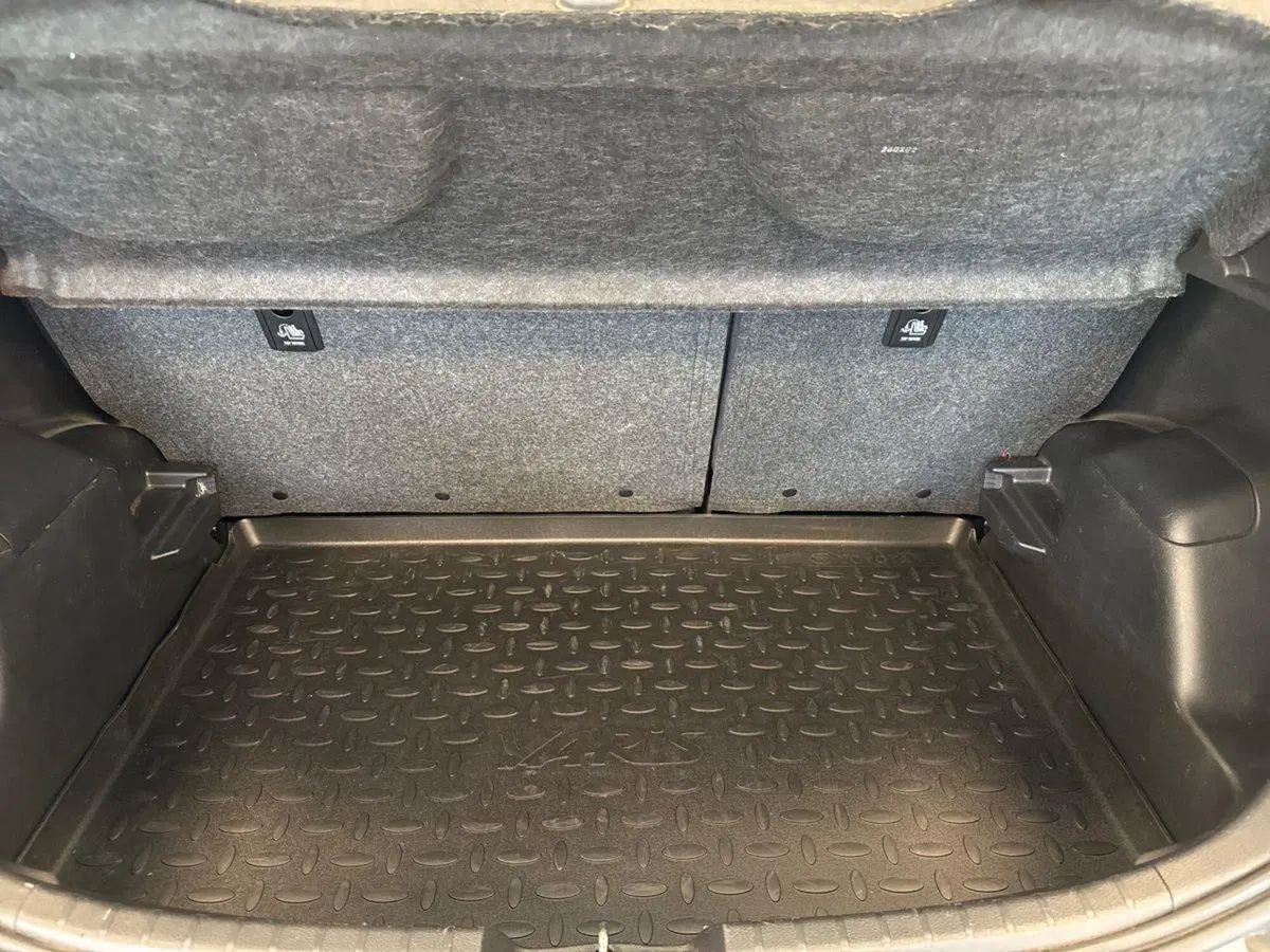 Toyota Yaris usata a Prato (12)