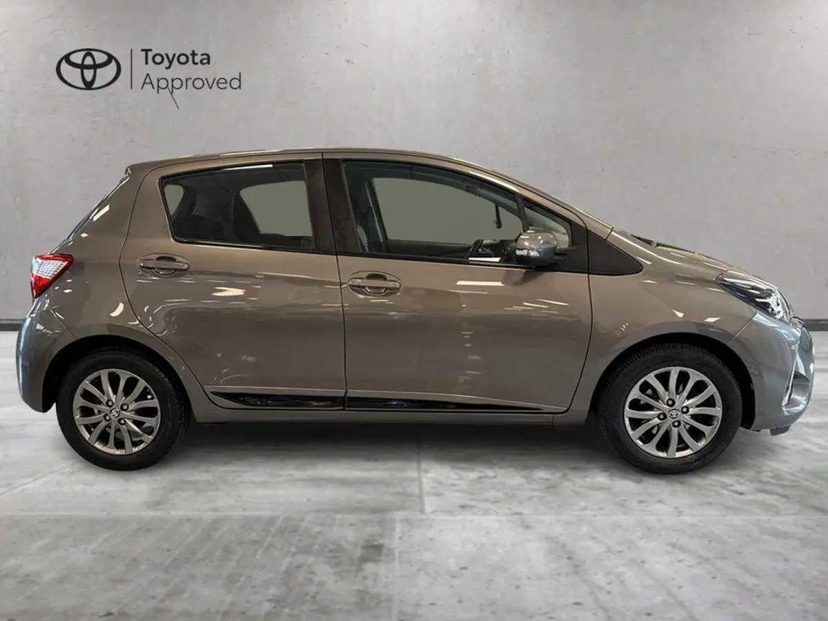 Toyota Yaris usata a Prato (5)
