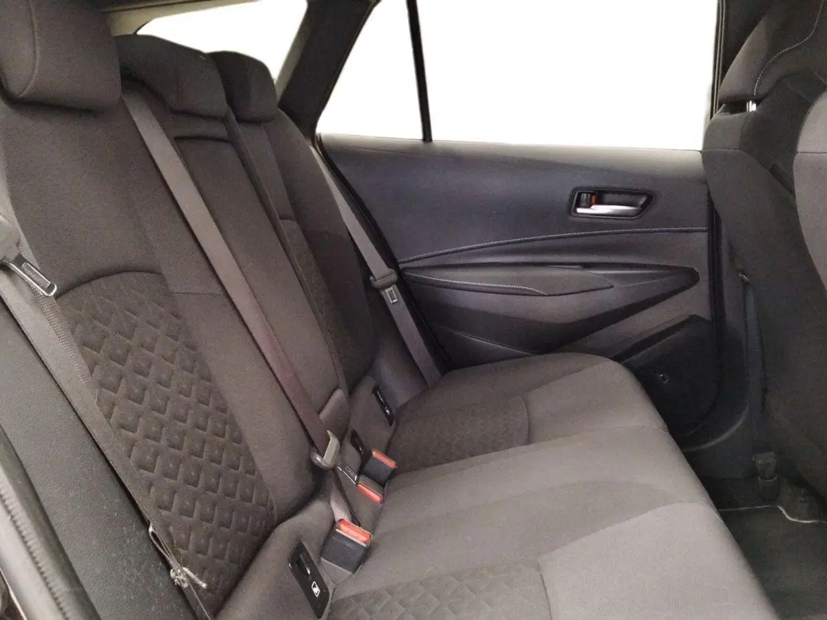Toyota Corolla Touring Sports usata a Roma (11)