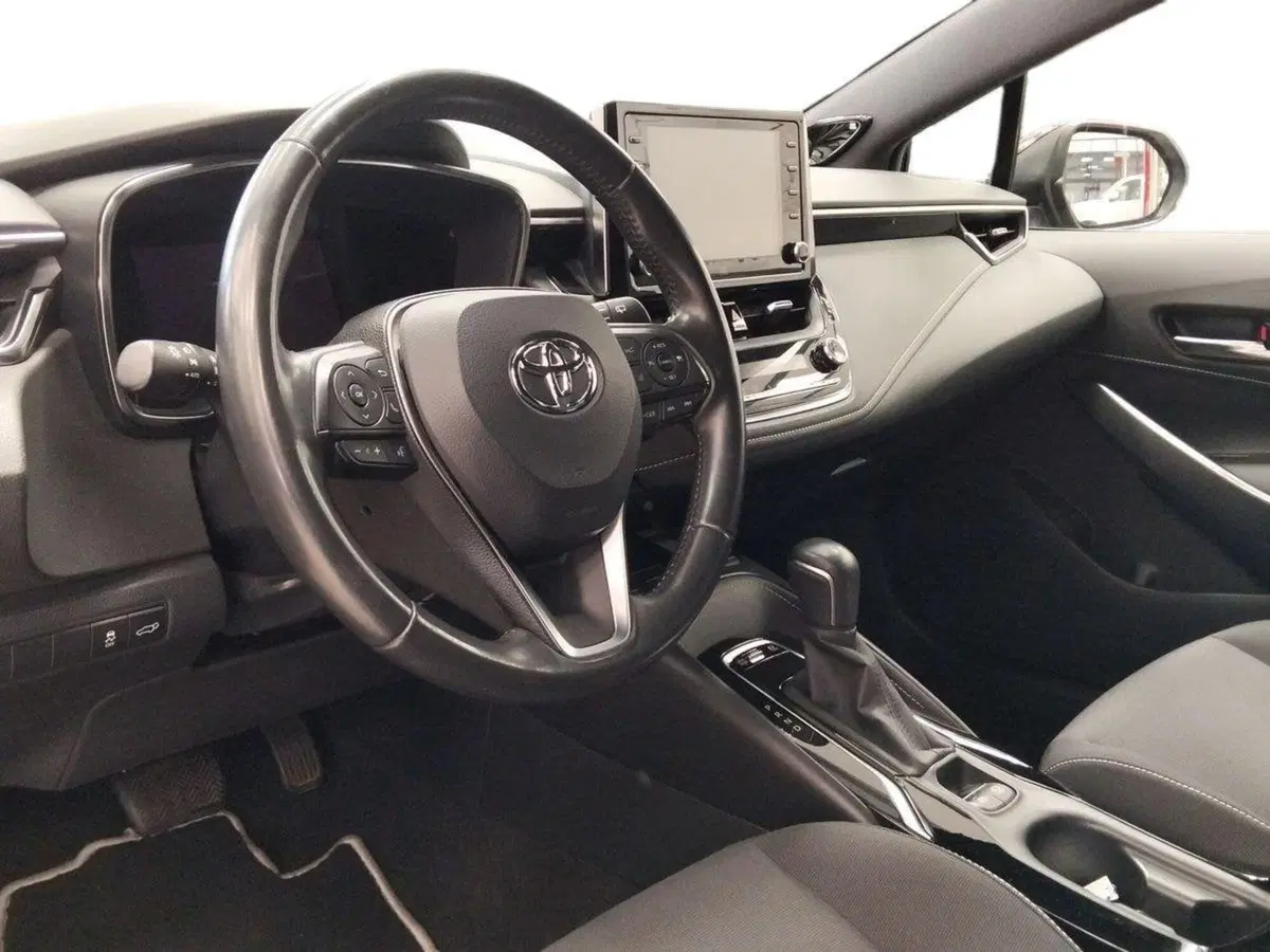 Toyota Corolla Touring Sports usata a Roma (7)