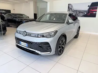 Volkswagen Tiguan 2.0 tdi R-Line 4motion 193cv dsg del 2025 usata a Latina